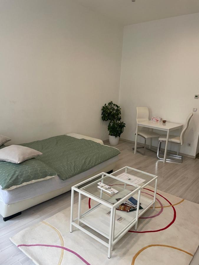 Hutteldorf Apartment Вена Экстерьер фото